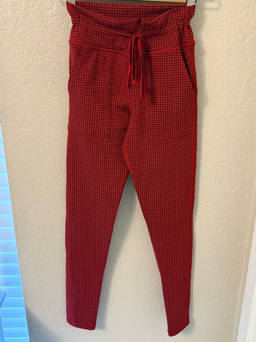 Aerie Red Houndstooth Drawstring leggings